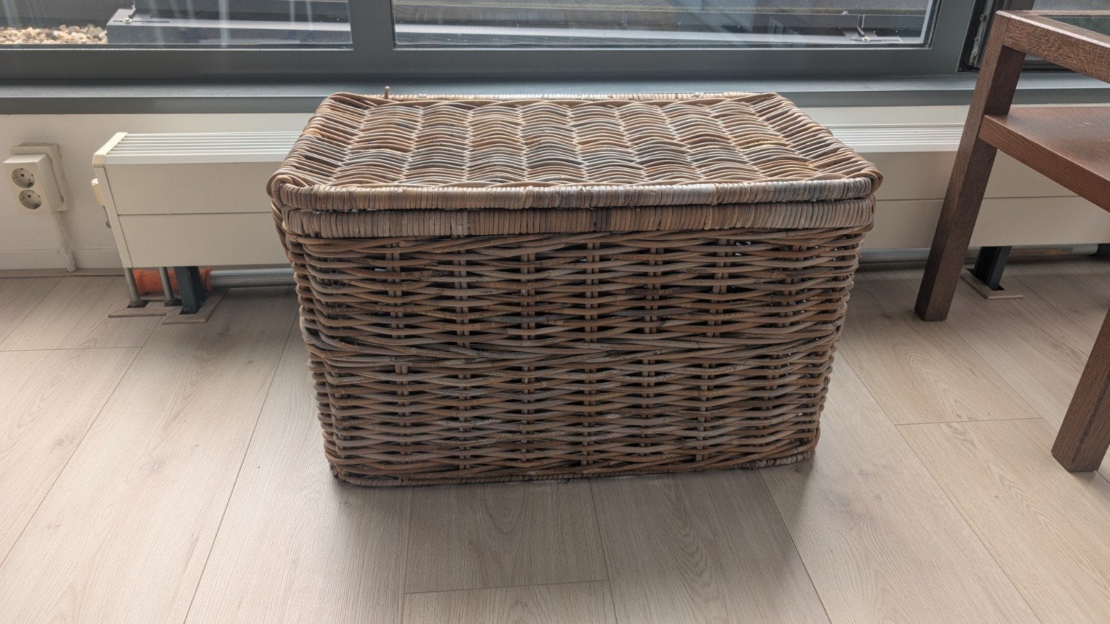 Grote rieten opbergmand met deksel, Ophalen, Overige materialen, Gebruikt, 50 tot 100 cm