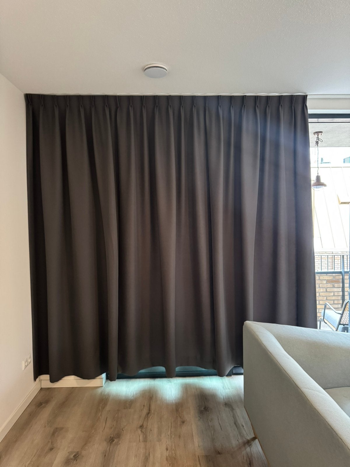 Donkergrijze verduisterende gordijnen – 260 x 250 cm, Ophalen, Zo goed als nieuw