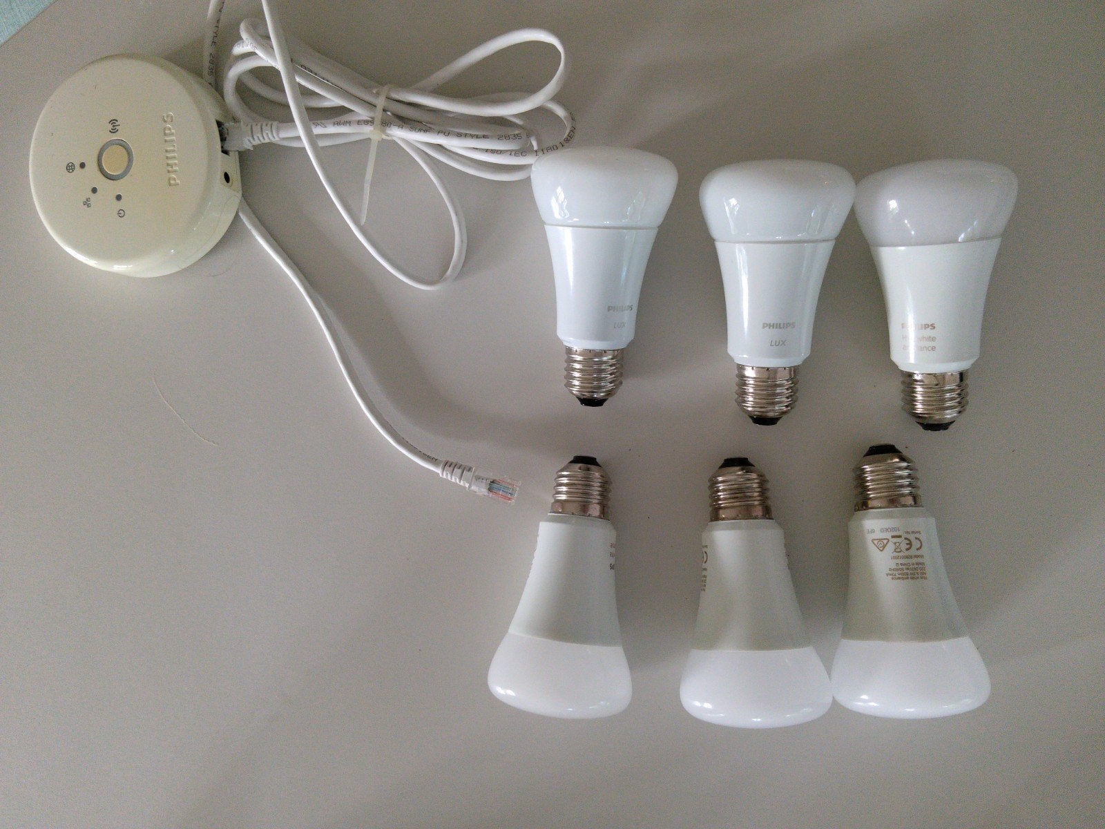 Philips Hue White Ambiance Set: 6x E27 Lampen + Bridge, Led-lamp, Minder dan 30 watt, Zo goed als nieuw, E27 (groot)
