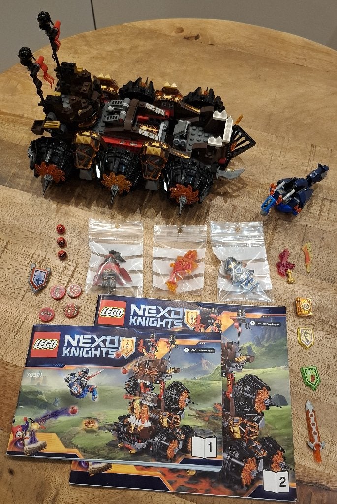 Lego Nexo Knights 70321 Gen. Magmar's Siege Machine of Doom, Overige thema's, Lego, Ophalen of Verzenden, Zo goed als nieuw