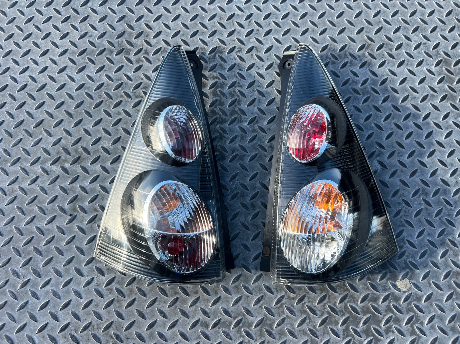 Achterlichten Citroën C1 Peugeot 107 helder zwart, Auto-onderdelen, Peugeot 107, Citroen C1, Ophalen of Verzenden, Achterlicht