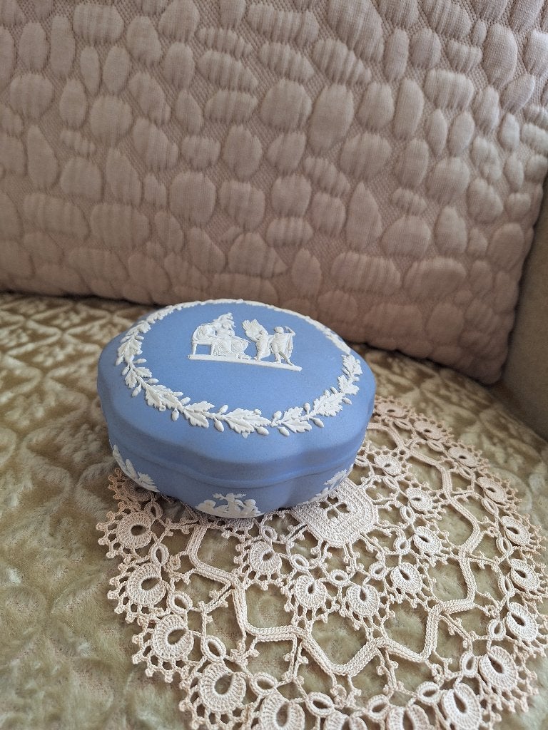 Vintage Wedgwood Jasperware Blauw Doosje ** Mimosa **, Ophalen of Verzenden
