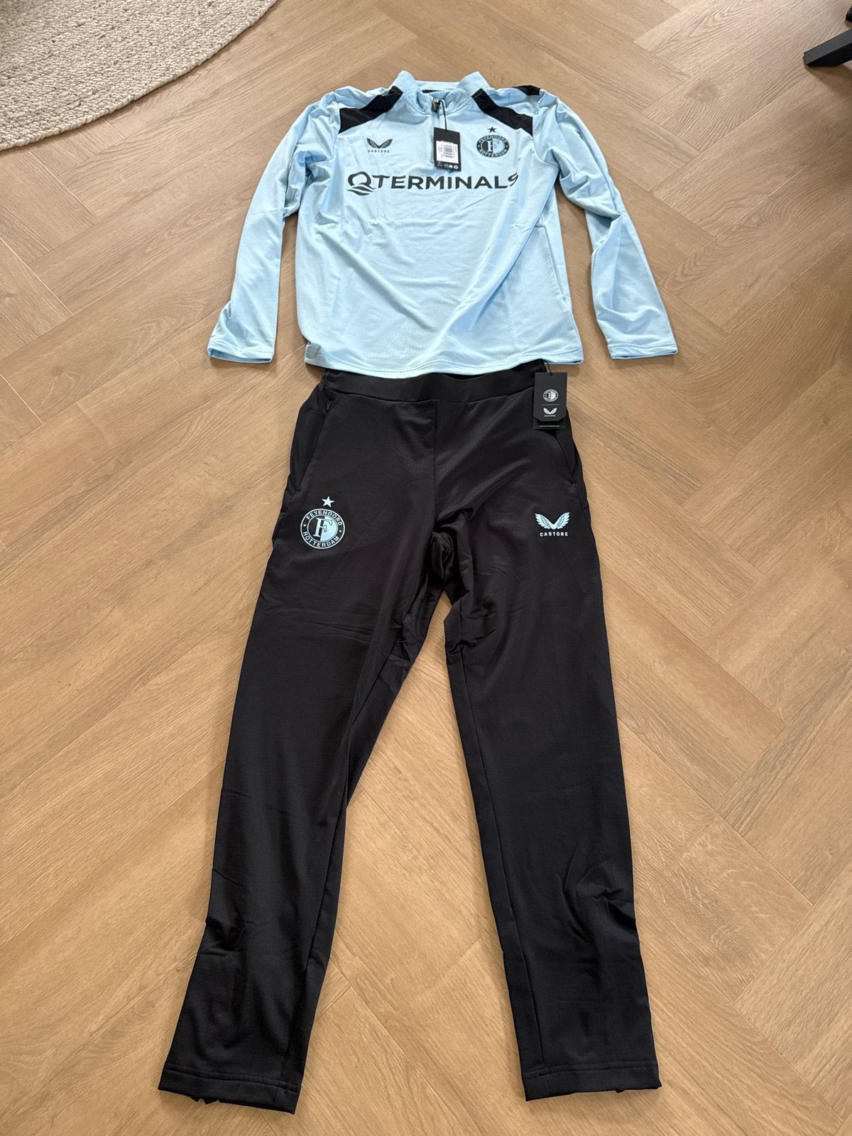Nieuw Feyenoord Trainingspak Maat M - Origineel Castore, Maat M, Ophalen of Verzenden, Nieuw, Trainingspak