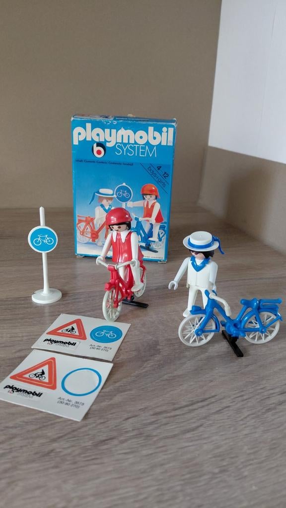 Vintage playmobil system 3573 fietsers met verkeersbord, Ophalen of Verzenden, Zo goed als nieuw