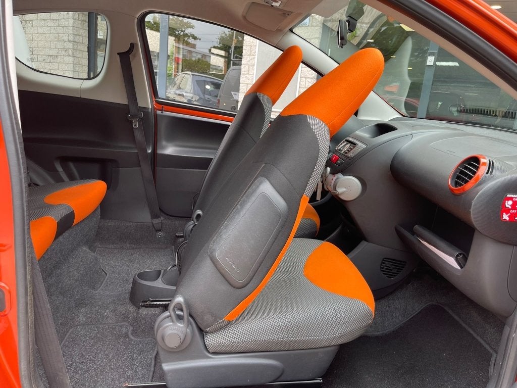 Foto 19 van Toyota Aygo 1.0 VVT-i Dyn Facelift Led Nw Apk NAP (bj 2012)