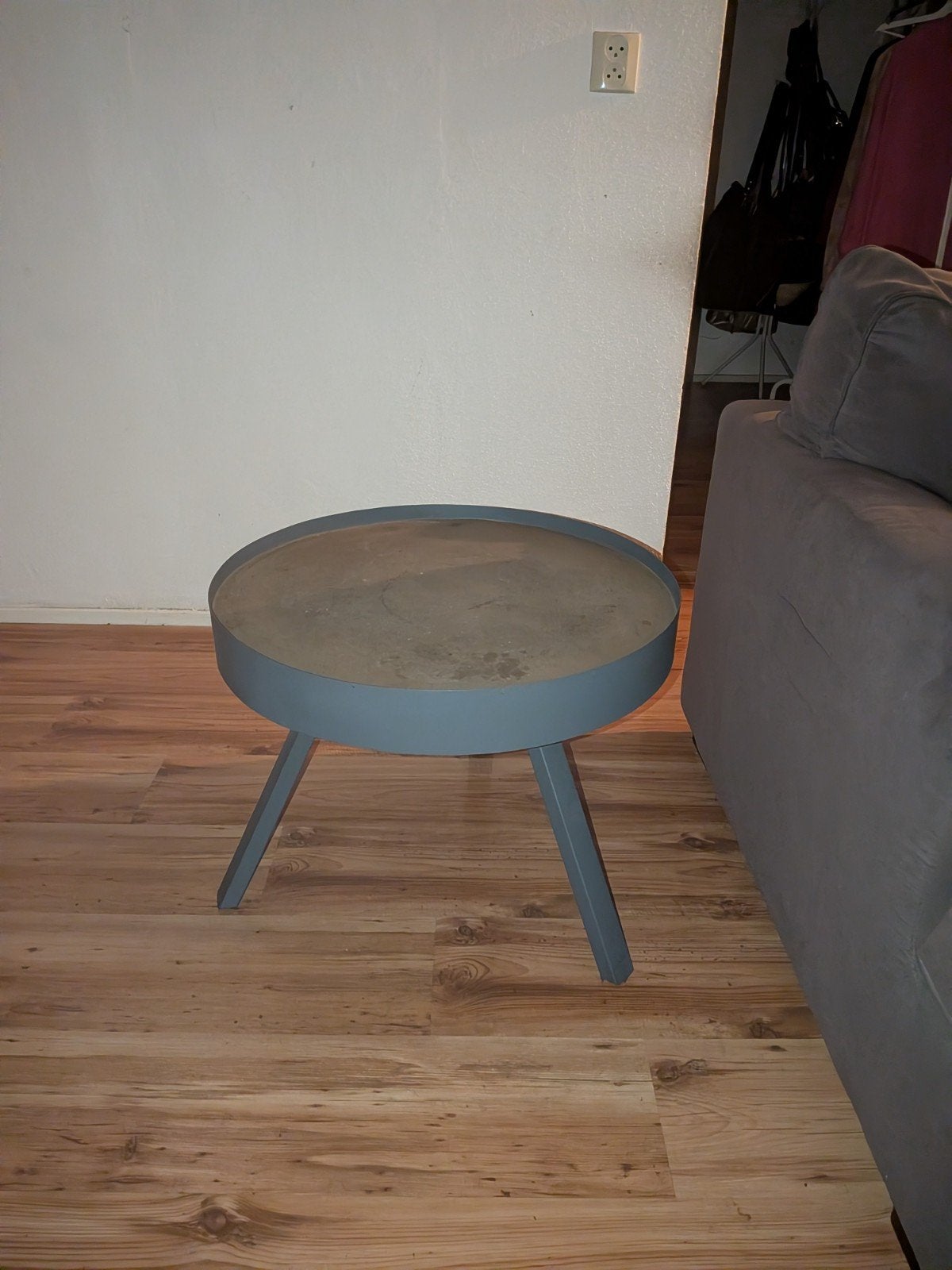 Ronde bijzettafel met betonnen blad, Ophalen, Minder dan 55 cm, Gebruikt, Rond