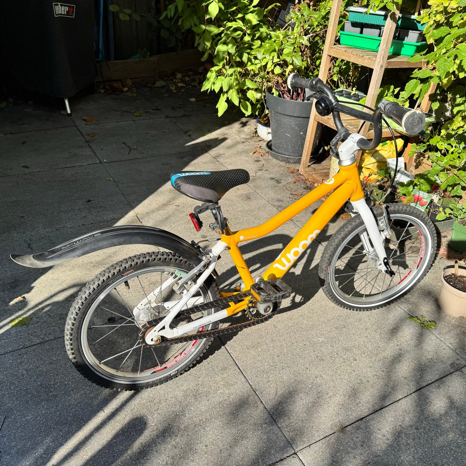 Mooie Woom 3 kinderfiets met spatbord en ketting beschermer, Ophalen, Zo goed als nieuw, Terugtraprem, 16 tot 20 inch