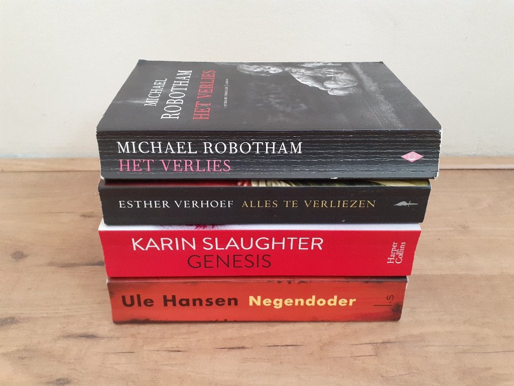 Gratis* stapel thrillers (3), Ophalen of Verzenden, Zo goed als nieuw
