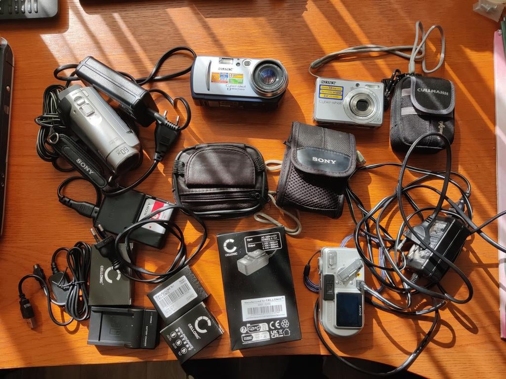 7 Sony Cybershot camera, incl. Handycam, incl. accessoires, Audio, Tv en Foto, Fotocamera's Digitaal, Ophalen of Verzenden, Gebruikt