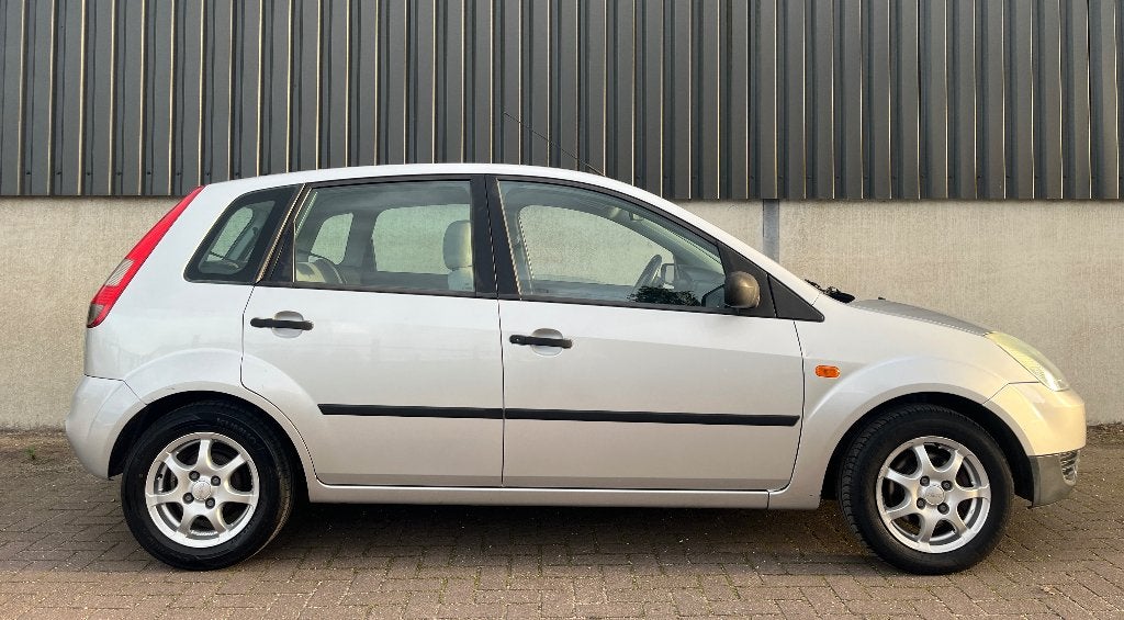 Foto 6 van Ford Fiësta 1.3 | 5 Deurs | Apk 09-2027 | Carplay |Trekhaak