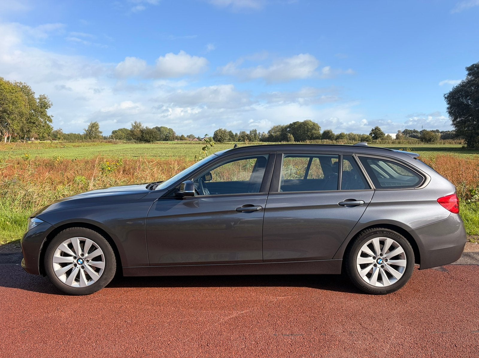 BMW 3-Serie 318i Touring | Panorama dak | Led | Trekhaak, Auto's, Automaat, 1465 kg, Stationwagon, Particulier