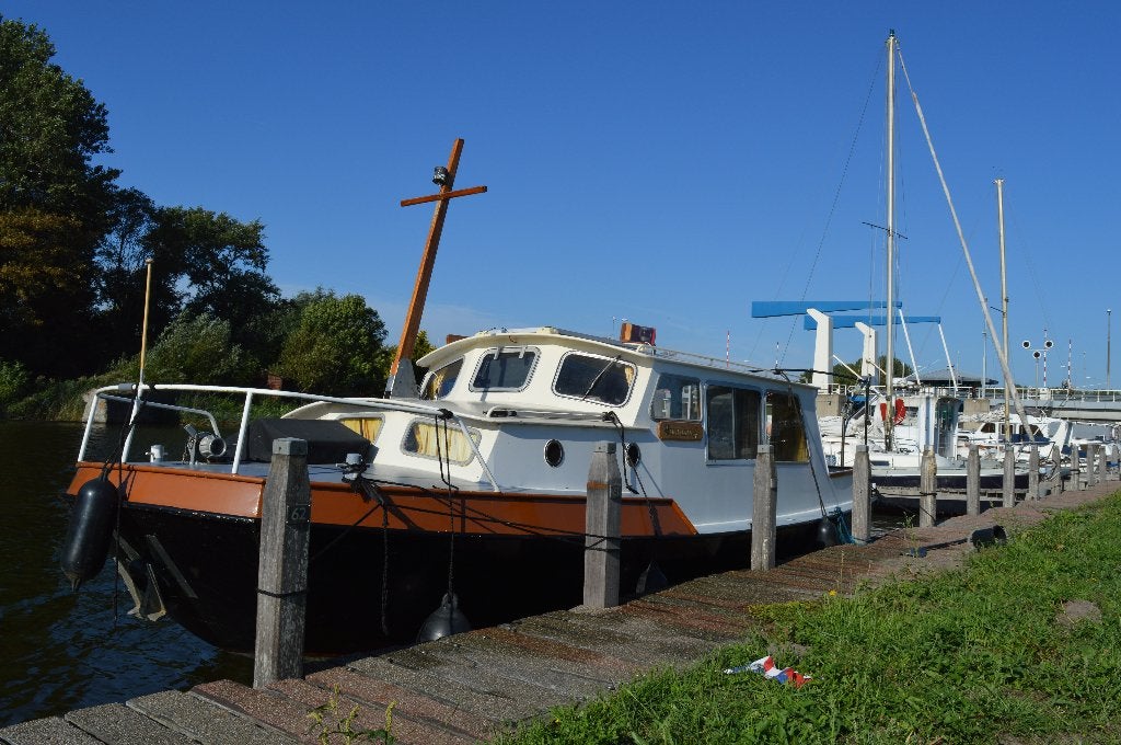 Ruime Kajuitvlet 9 meter - motorboot goed onderhouden, Watersport en Boten, 9 m, Gebruikt, Diesel, Koelkast