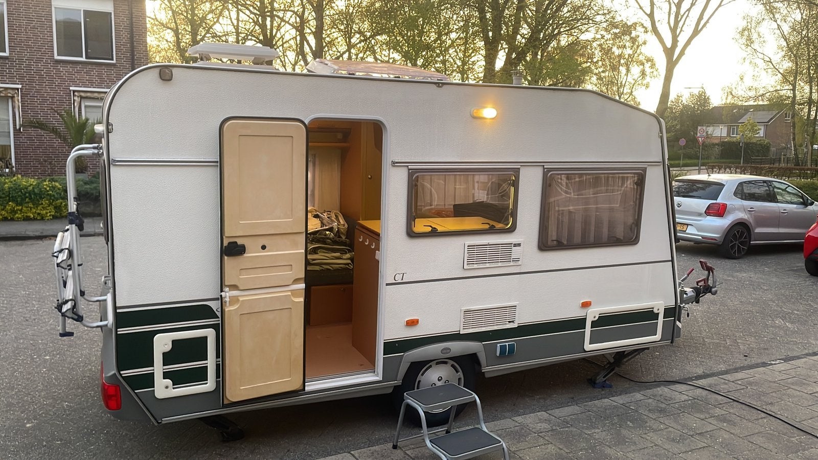 Chateau Cantara 400 – Keurig nette en complete caravan, Vast bed, Chateau, Treinzit, 750 - 1000 kg