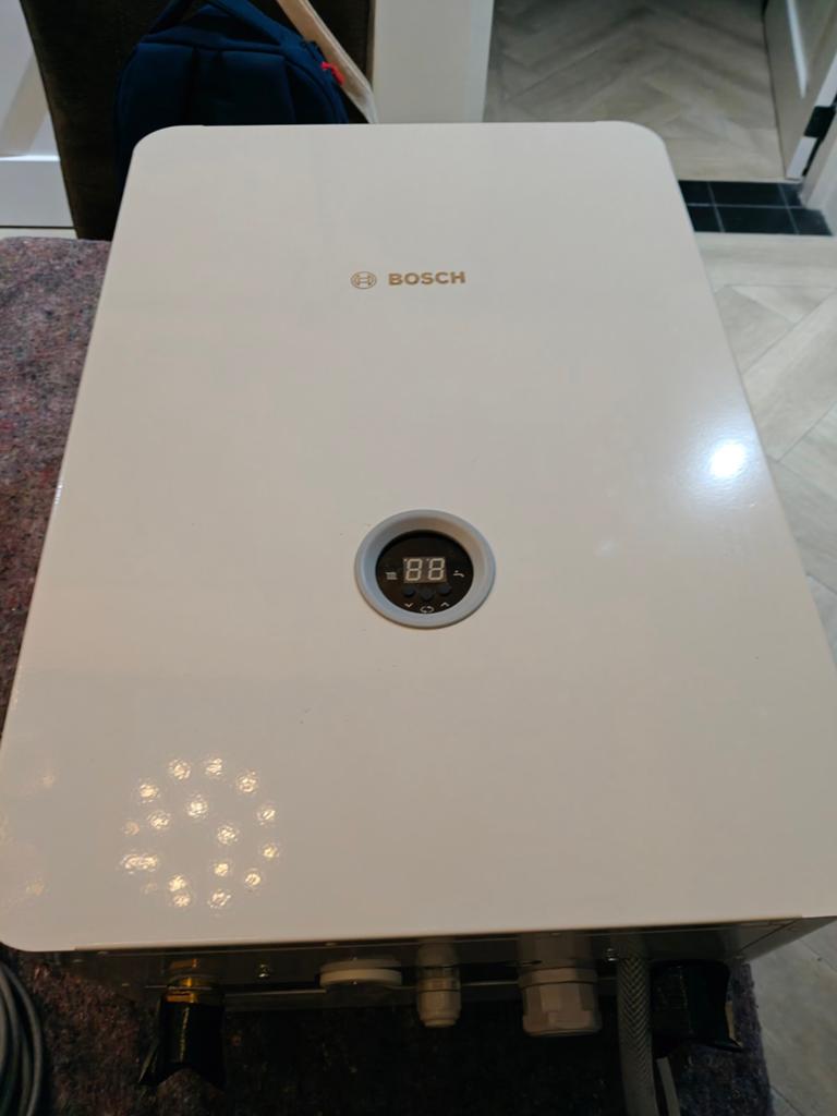 Bosch tronic heat electrische kachel te koop, Doe-het-zelf en Verbouw, Verwarming en Radiatoren, Ophalen, 30 tot 80 cm, Hoog rendement (Hr)