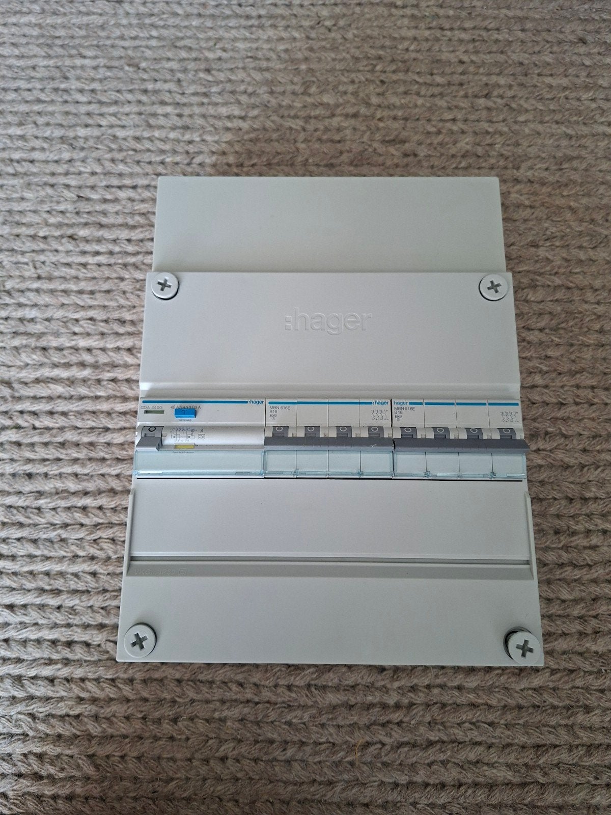 Hager 12 module kast 2x b16 automaat + aardlekschakelaar, Ophalen of Verzenden, Overige typen