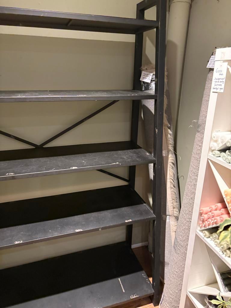 Zwart metalen rek met 5 planken - Industrieel design, Ophalen, Met plank(en), Gebruikt, 50 tot 100 cm