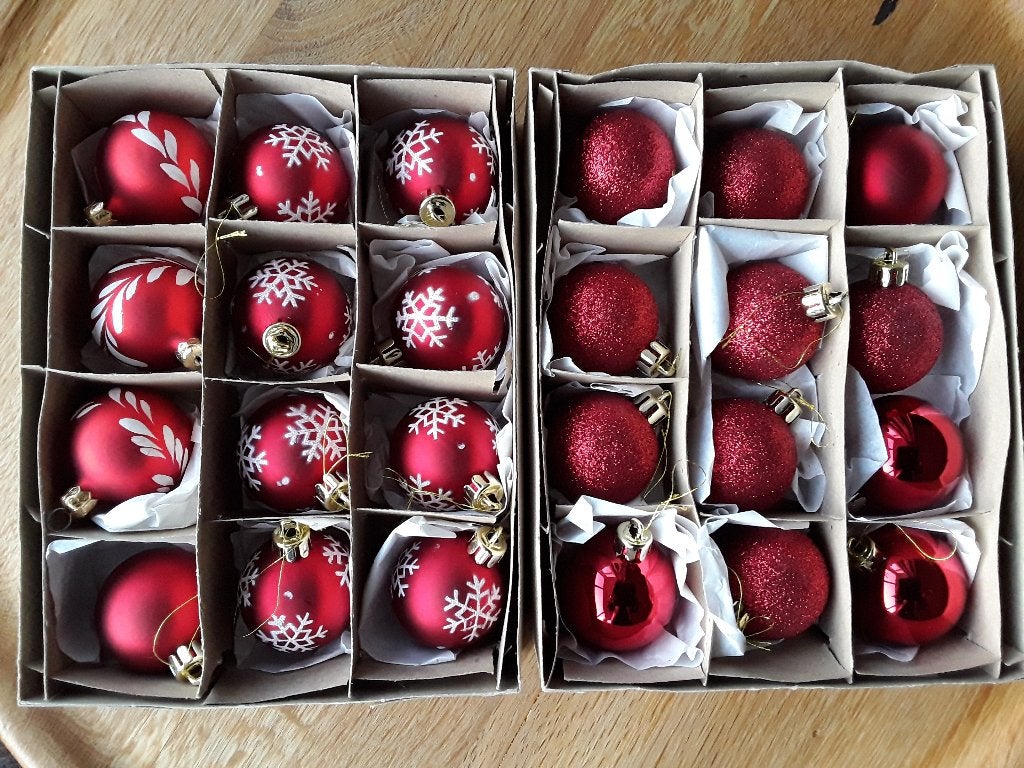 rode kerstballen, Diversen, Kerst, Ophalen of Verzenden, Zo goed als nieuw
