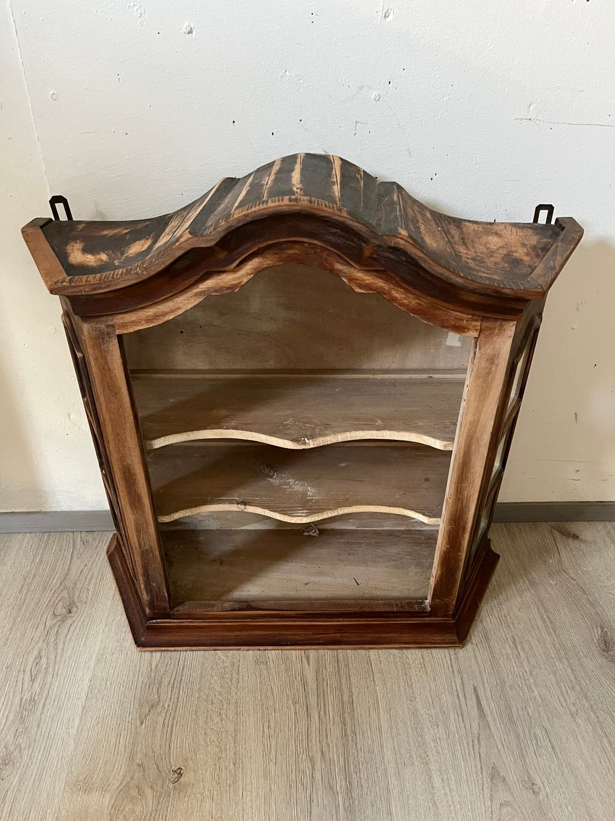 Biedermeier kastje zonder deur voor decoratie, Ophalen