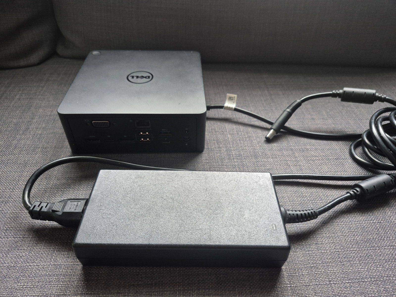 Dell TB16 Thunderbolt 3 Dock + Originele 180W Adapter, Computers en Software, Dockingstations, Ophalen of Verzenden, Dell, Docking station