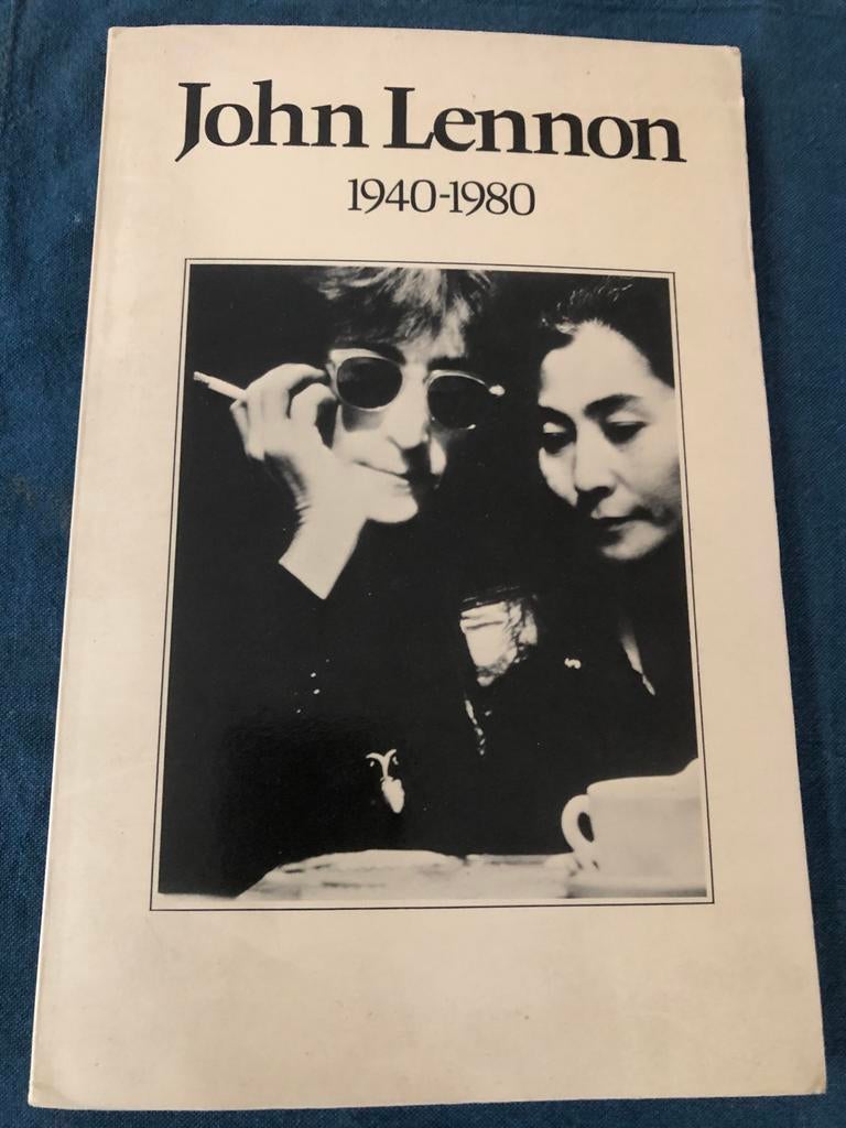 John Lennon 1940-1980 Boek - Biografie, Ophalen of Verzenden, Gelezen