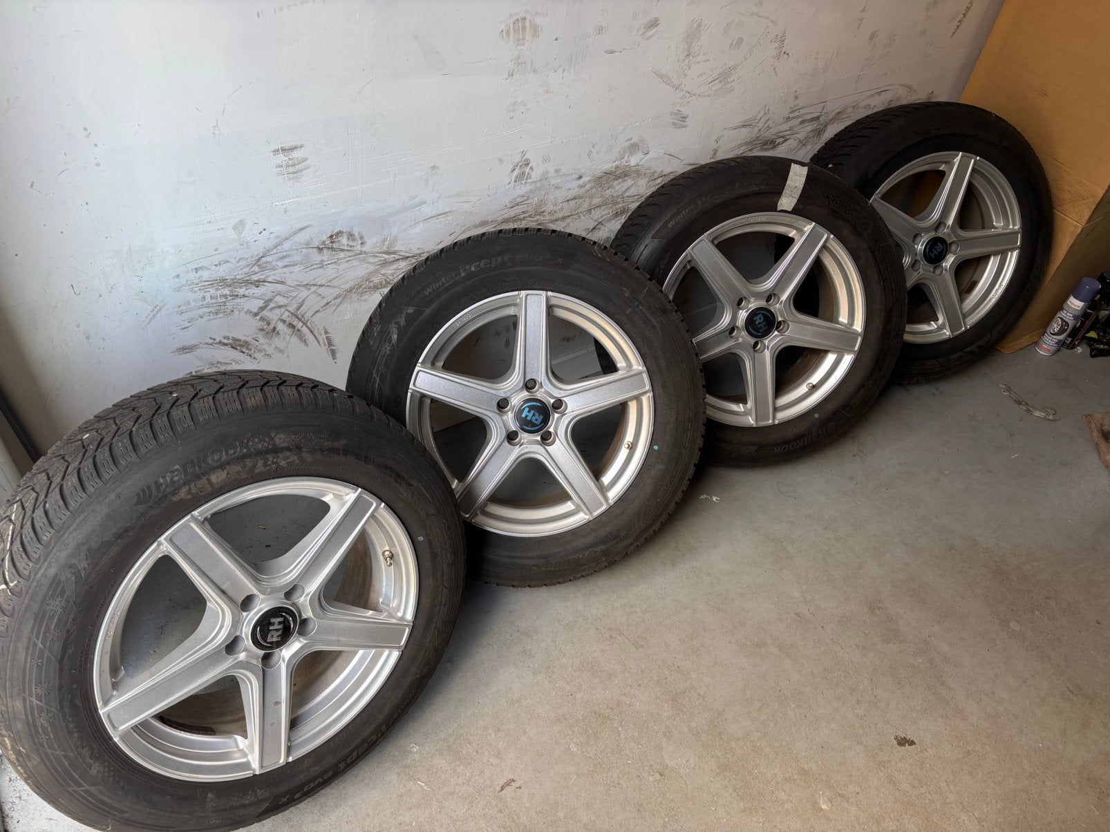 Volkswagen Tiguan Skoda Kodiaq LM winterbanden set 215/65/17, Banden en Velgen, 17 inch, Gebruikt, 215 mm