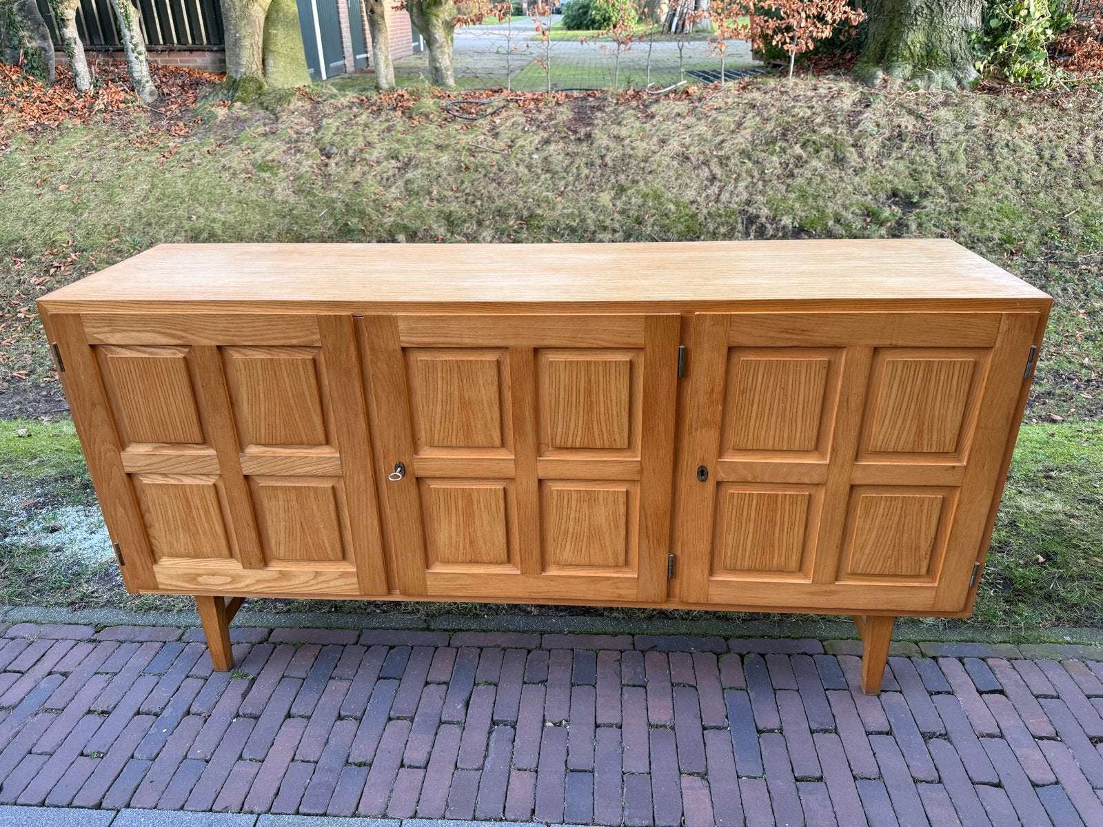 Vintage Lowboard dressoir met deuren en lade, 150 tot 200 cm, Eikenhout, Ophalen of Verzenden, Zo goed als nieuw