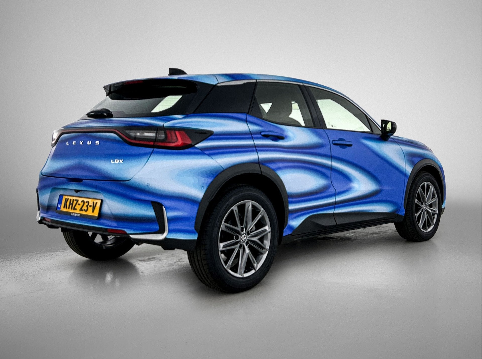 Lexus LBX Elegant 2WD | Ocean Blue Wrapped | Advanced Pack |, Auto's, Gebruikt, Blauw, 1490 cc, 650 kg