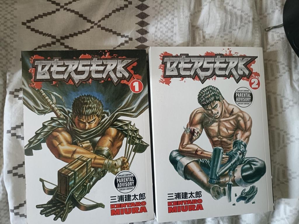 Berserk 1 + Berserk 2 [MANGA], Eén stripboek, Ophalen of Verzenden, Zo goed als nieuw