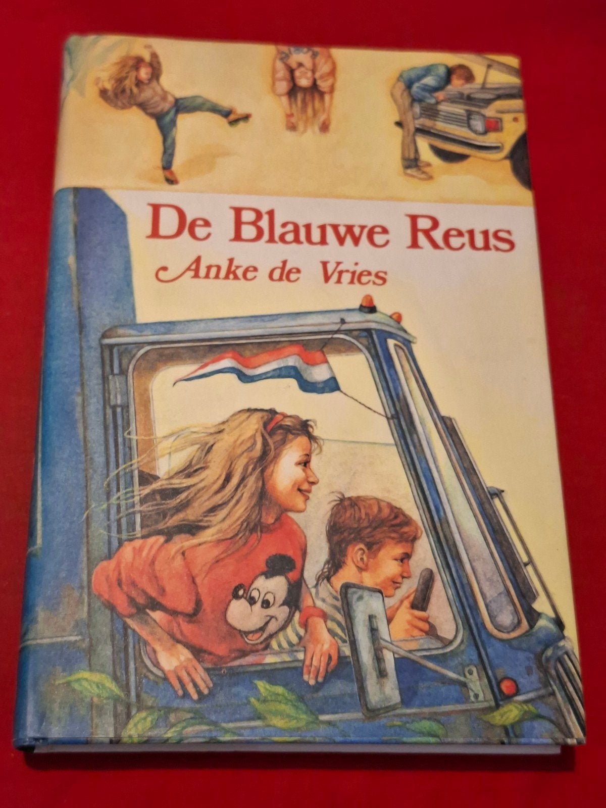 GESIGNEERD De blauwe Reus. Anke de Vries. 1989, Ophalen of Verzenden, Gelezen