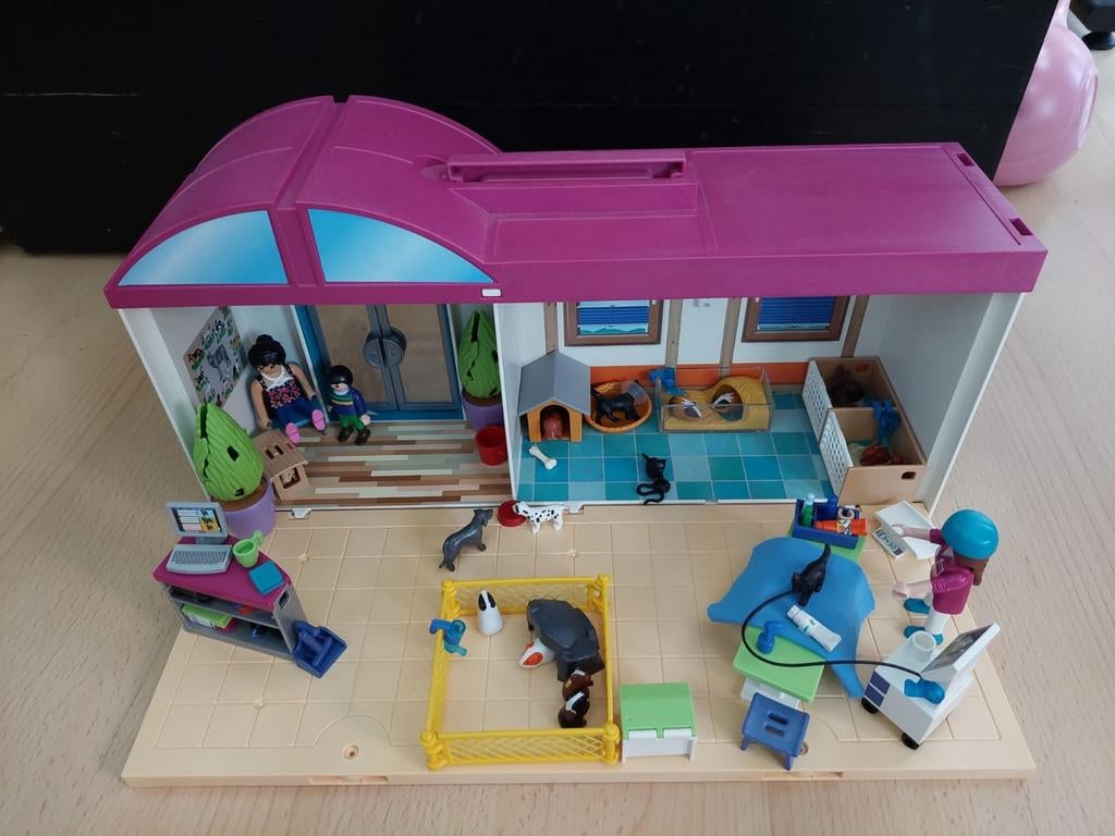 Playmobil dierenkliniek met accessoires, Kinderen en Baby's, Speelgoed | Poppenhuizen, Ophalen of Verzenden, Zo goed als nieuw