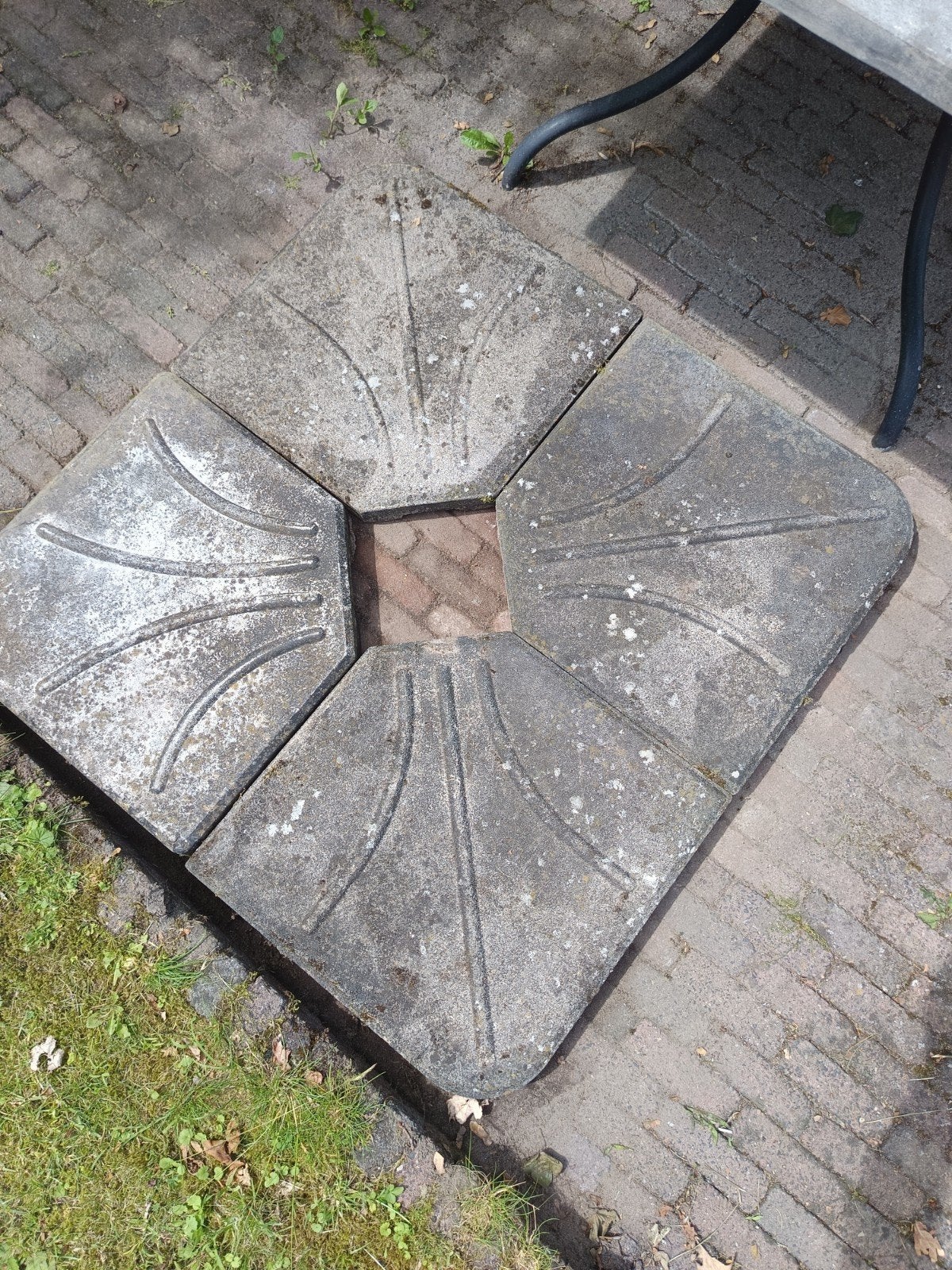 Parasolvoet tegels (4 stuks) 47x47x49 cm, Tuin en Terras, Parasols, Ophalen, Gebruikt, Minder dan 1 meter, Parasolvoet