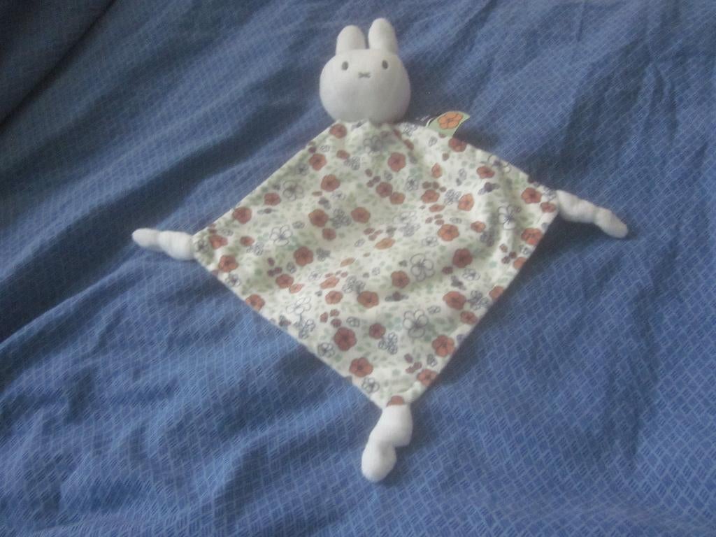 Nieuw wit knuffeldoekje Nijntje met bloemetjes Bruna/Ti Amo, Nijntje, Ophalen of Verzenden, Tiamo, Wasbaar