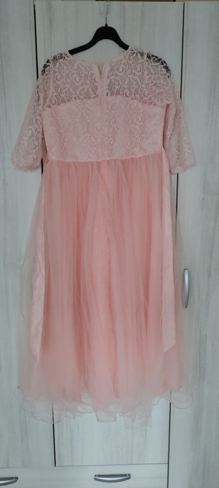 Roze galajurk met kant en tule, Maat 38/40 (M), Ophalen of Verzenden, Roze, Onder de knie