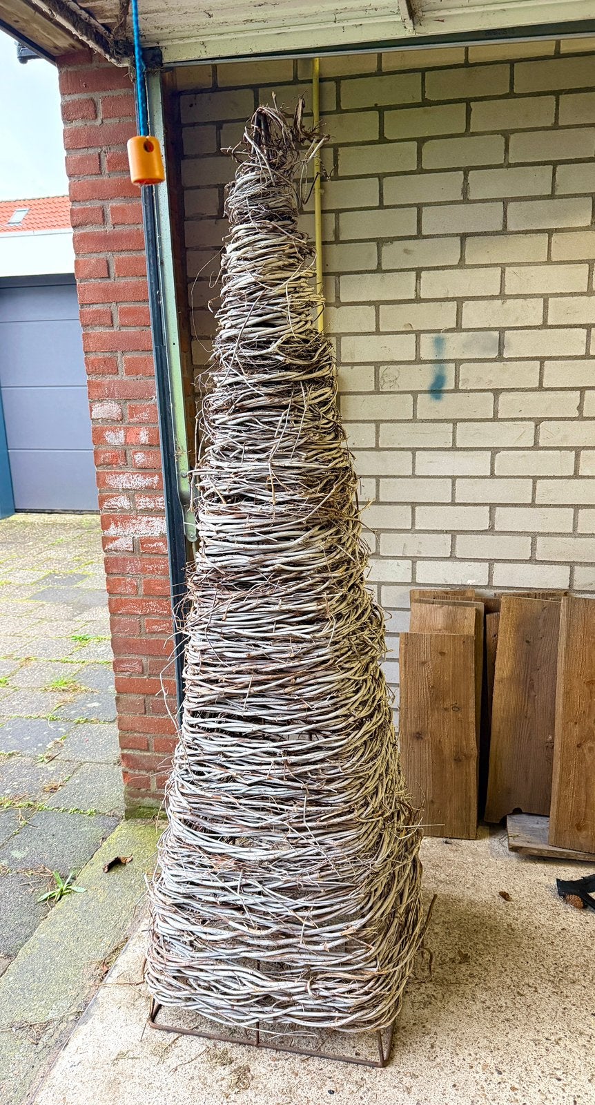 kerstboom metaal met wilgentakken, Ophalen, Gebruikt
