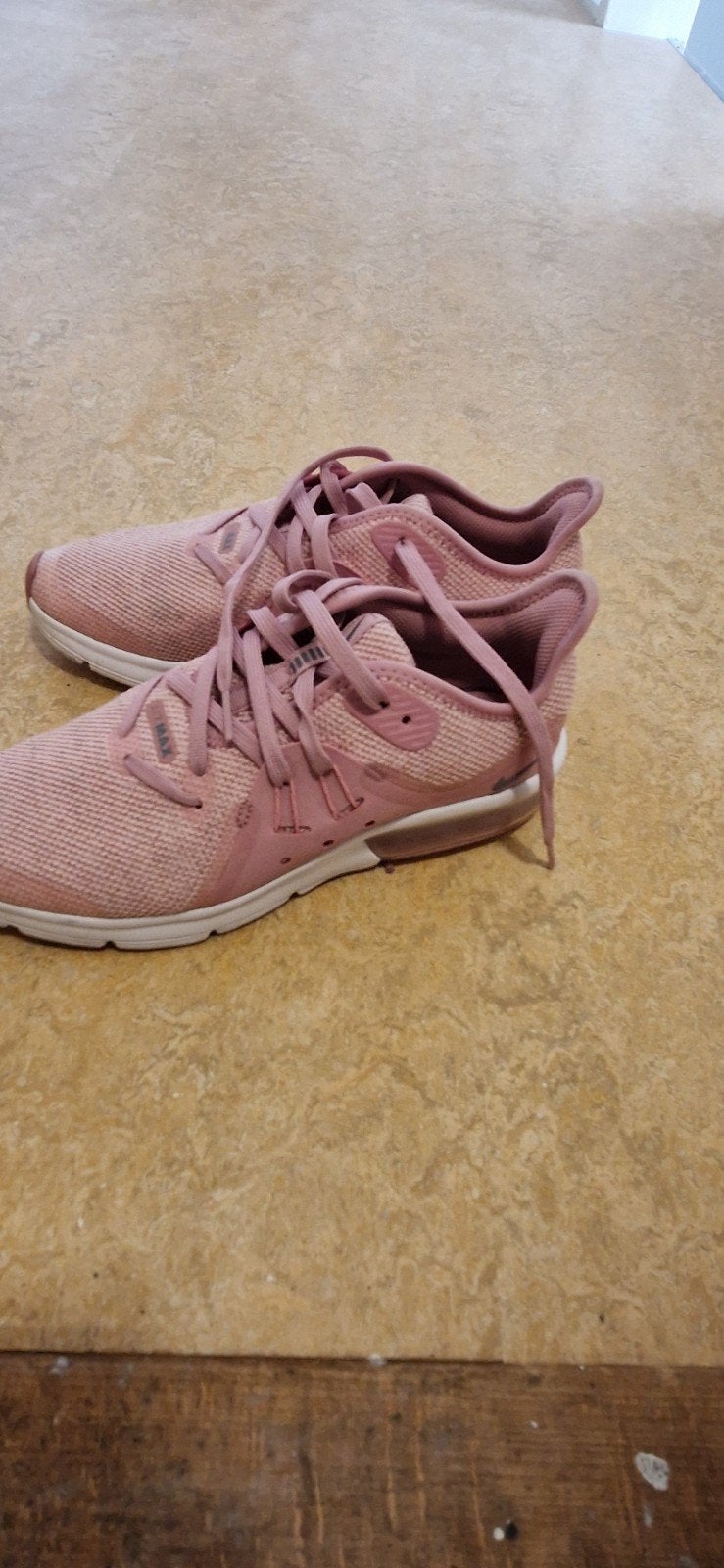 Roze nike airmax sneakers 38, Kleding | Dames, Schoenen, Nike, Ophalen of Verzenden, Roze, Sneakers of Gympen