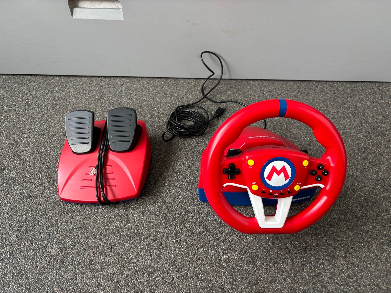 Mario Kart racestuur met pedalen voor Nintendo Switch, Ophalen, Zo goed als nieuw, Met 1 controller, Switch Original