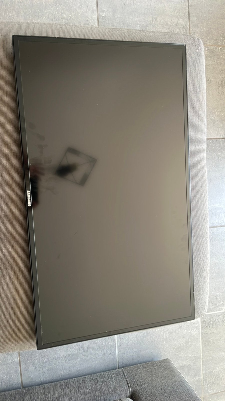 Samsung monitor zonder afstandsbediening met  muursteun, Computers en Software, Monitoren, Ophalen, Zo goed als nieuw, 60 Hz of minder