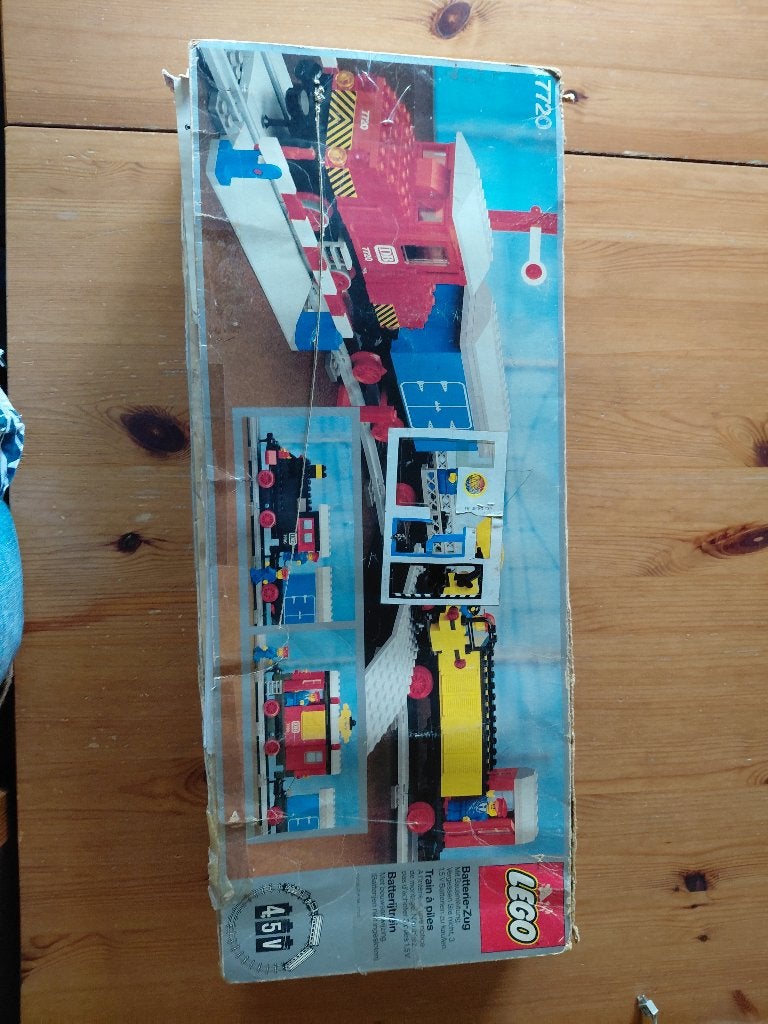 LEGO trein 7720 + trafo 7864 + 2 12V motortjes, Kinderen en Baby's, Speelgoed | Duplo en Lego, Ophalen, Compleet, Lego, Complete set