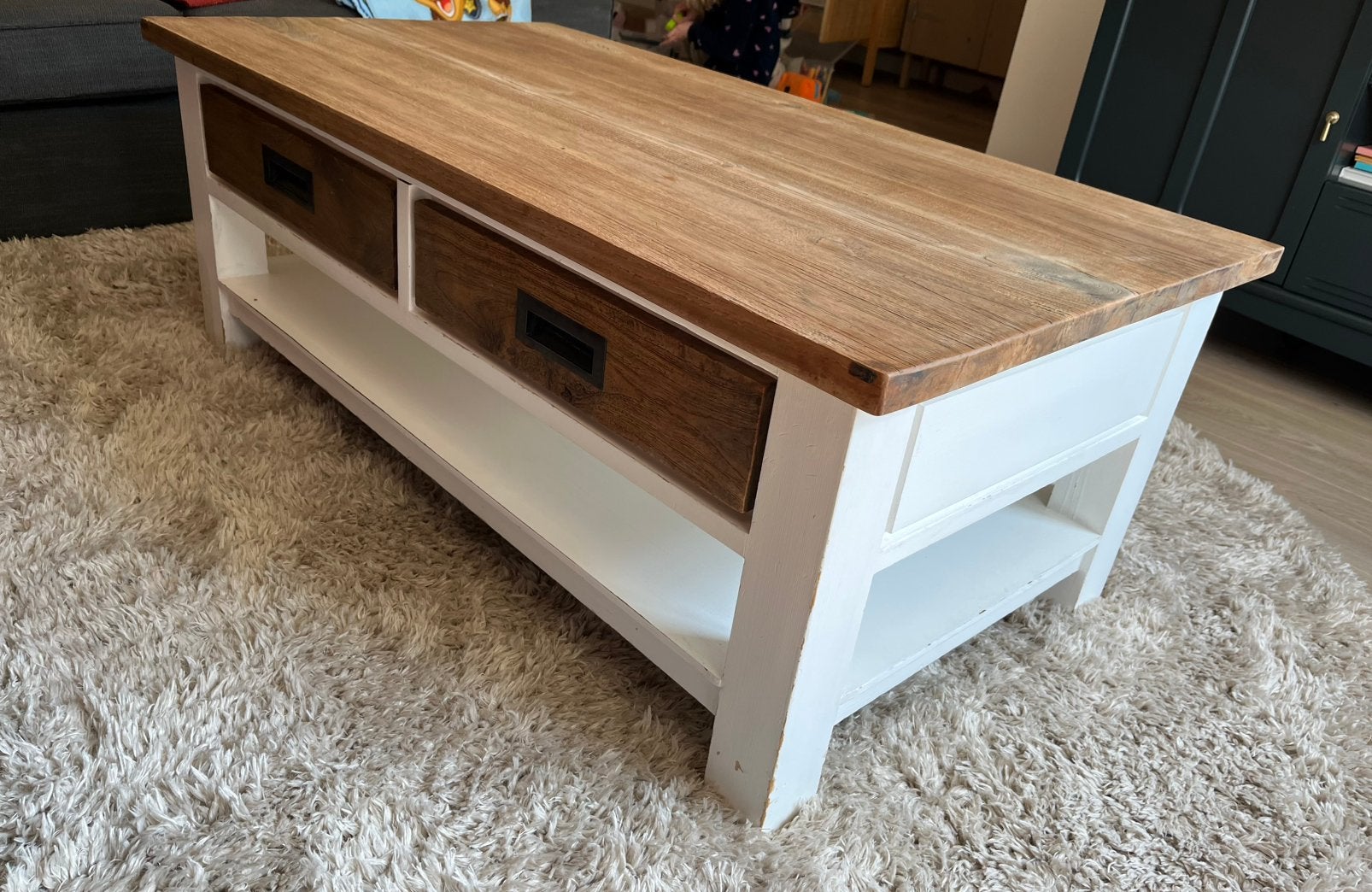 Houten salontafel met 2 lades, Ophalen, Zo goed als nieuw, 50 tot 100 cm