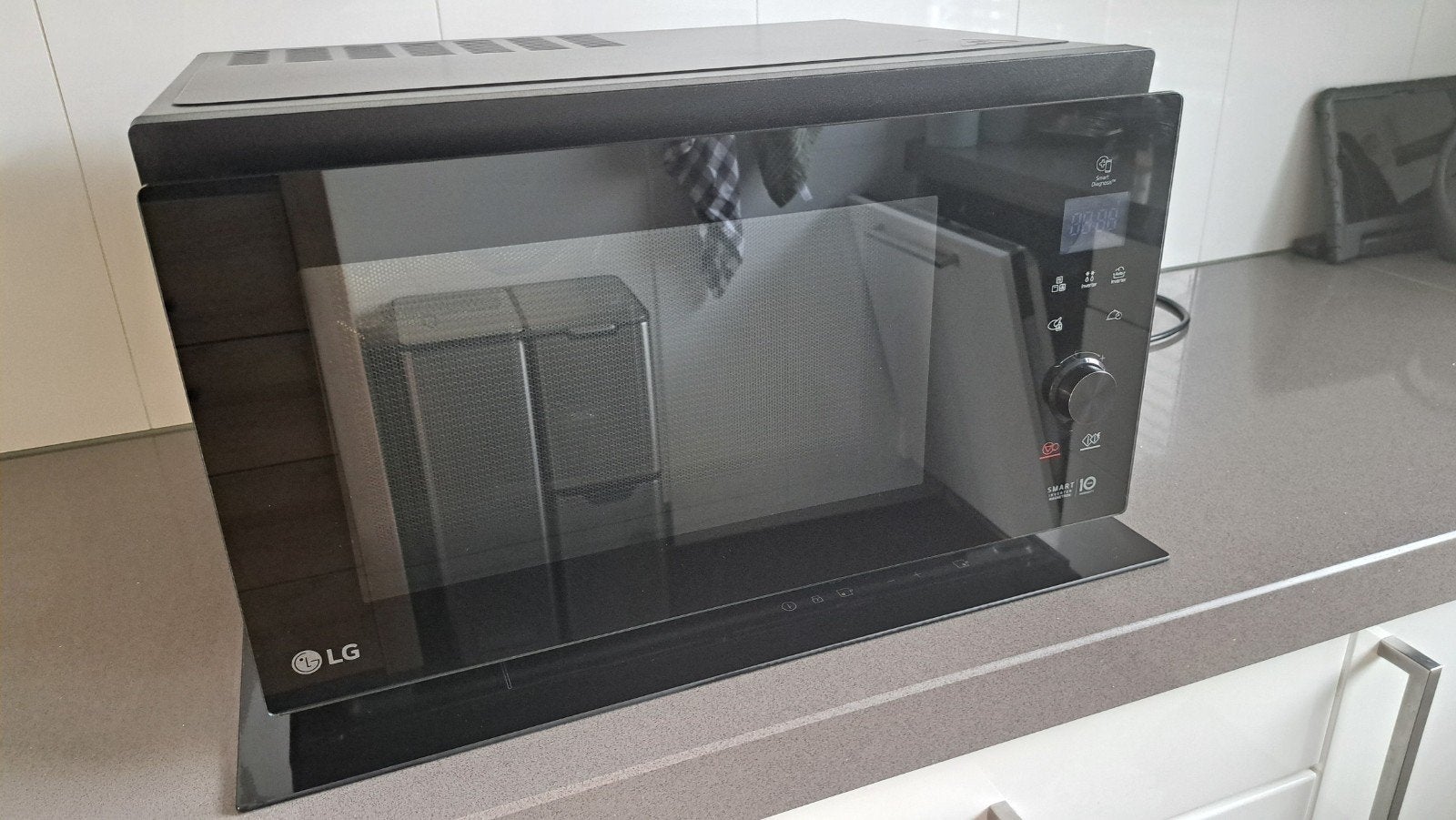 LG MJ3965BIB Combimagnetron - 1350 W - Inhoud 39 L, Ophalen, Combimagnetron, Hete lucht, Zo goed als nieuw