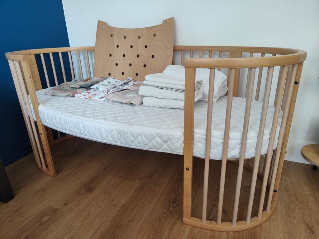 Stokke Sleepi Ledikant & Junior Bed met Matras en Beddeng, Ophalen, 70 tot 85 cm, 140 tot 160 cm, Zo goed als nieuw