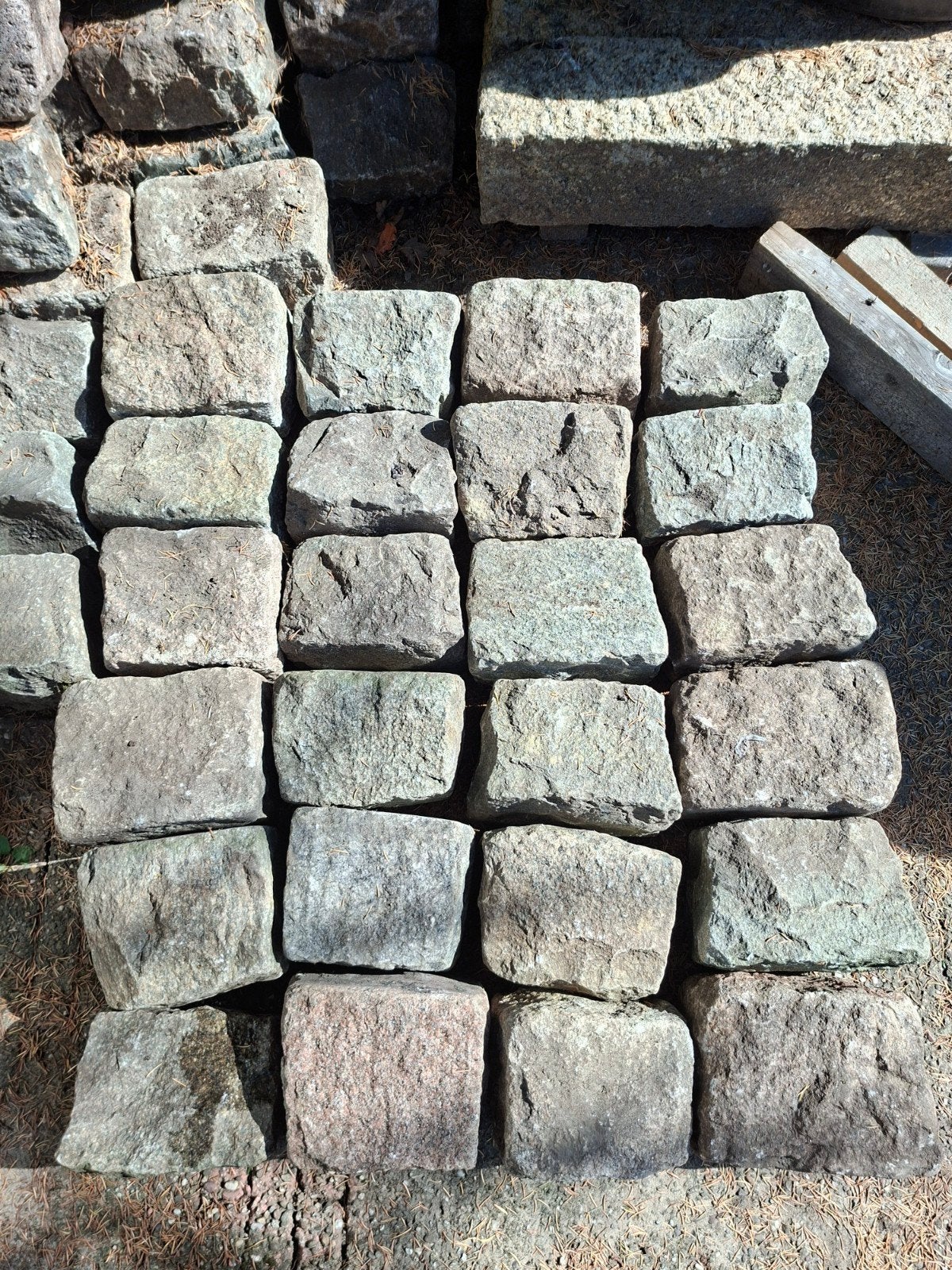 Sierlijke basaltstenen voor tuin, muurtje of bestrating, Tuin en Terras, Ophalen, Zo goed als nieuw, Kei, Basalt