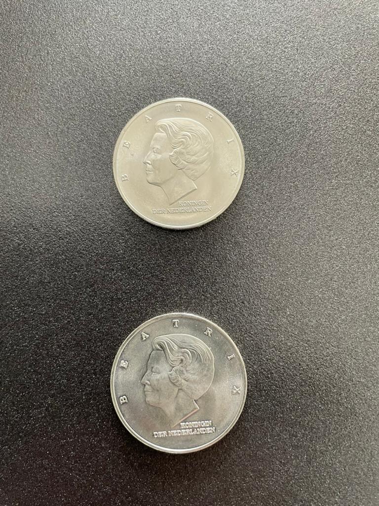 2 stuks Zilveren ned.Munten 10 gulden herdenking Marshall, Koningin Beatrix, Zilver, Ophalen of Verzenden, Losse munt