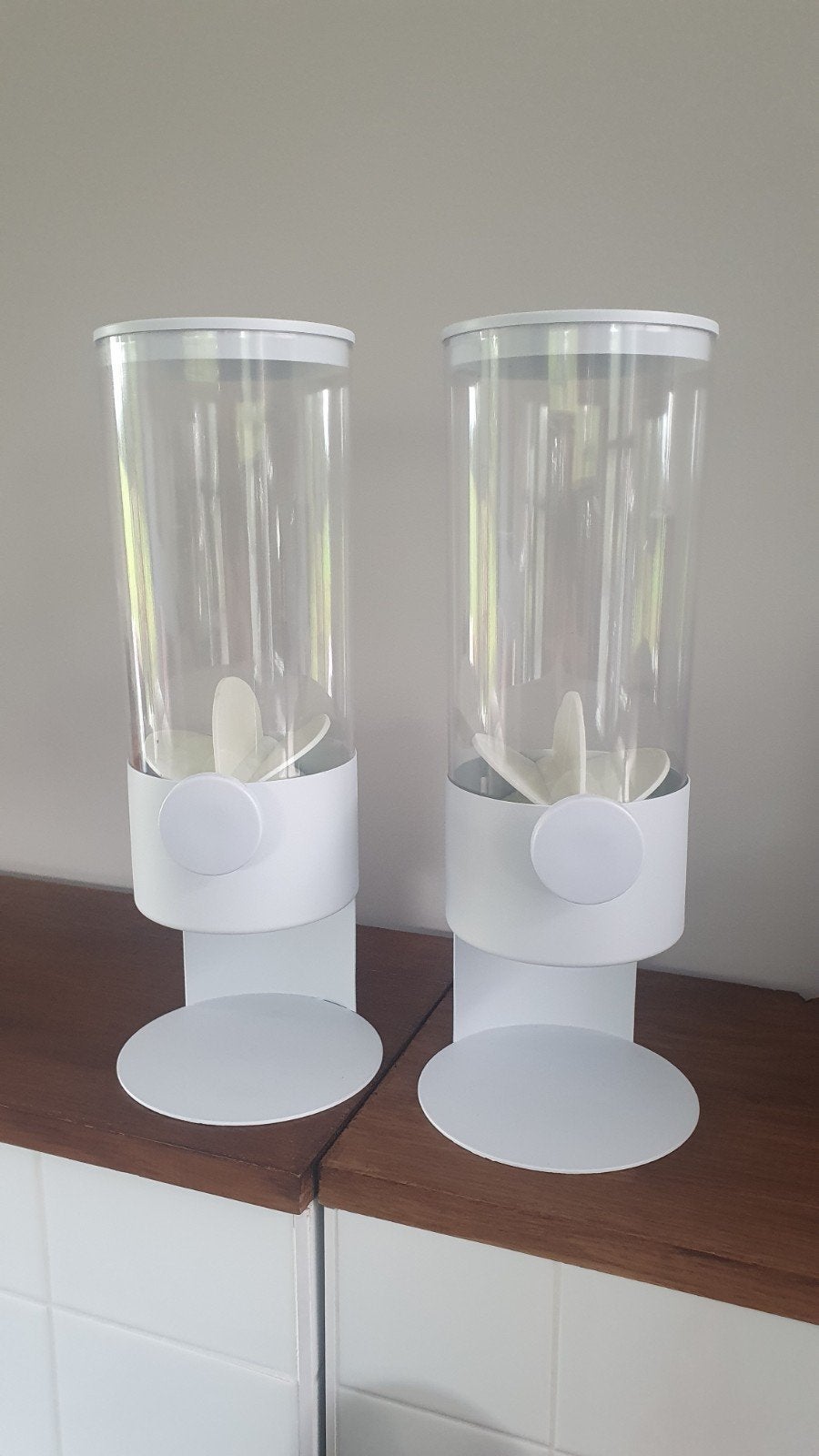 Blikvanger! Granen/Muesli Dispenser - Wit, per stuk, Huis en Inrichting, Keuken | Keukenbenodigdheden, Overige typen, Kunststof