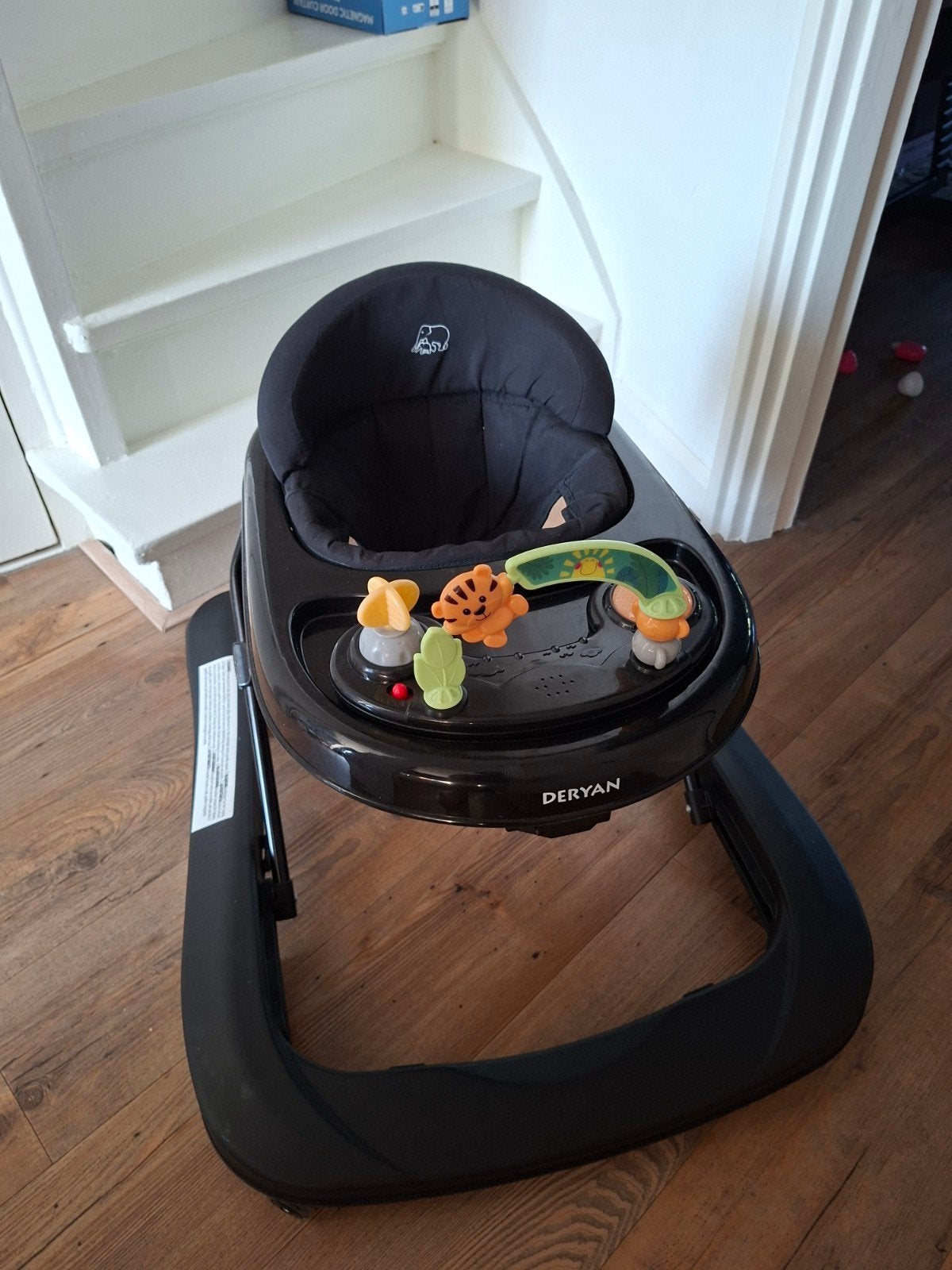 Deryan loopstoel, Kinderen en Baby's, Speelgoed | Babyspeelgoed, Zo goed als nieuw, Overige typen, Met licht, Met geluid, Met wieltjes