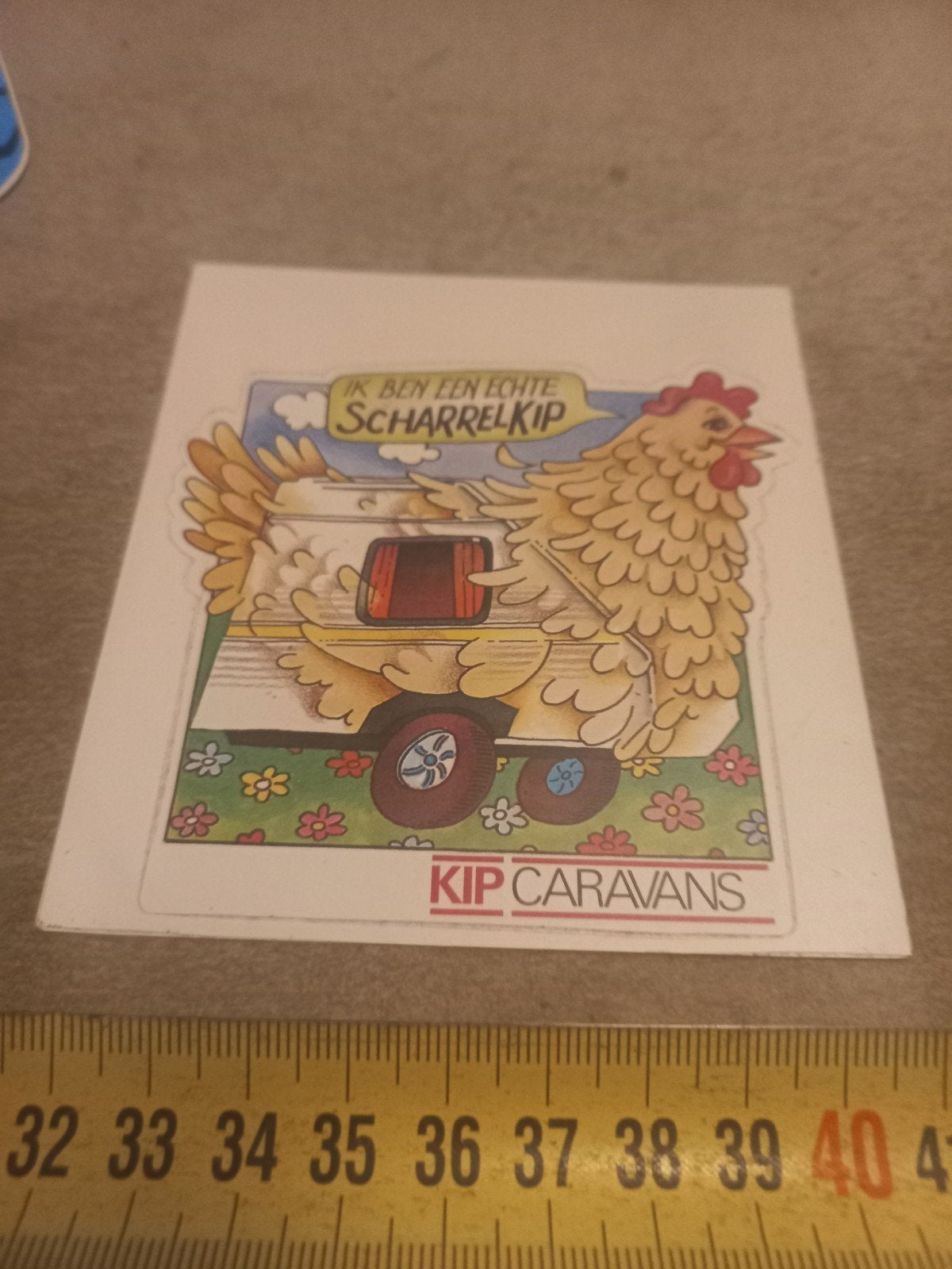 Vintage Kip Caravans sticker - Ik ben een echte Scharrelkip, Ophalen of Verzenden, Gebruikt, Auto of Motor