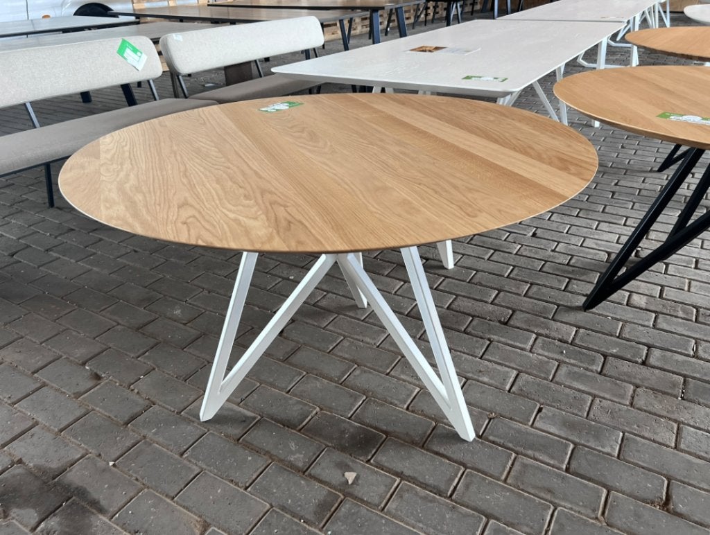 Studio Henk Eettafel rond 120 Eiken Butterfly wit | €2479 nu, Studio Henk, Rond, Nieuw, Ophalen of Verzenden
