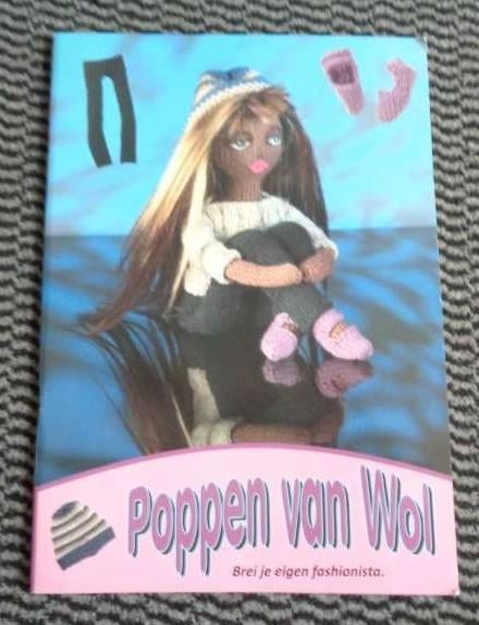 Poppen van wol breiboek - poppen en poppenkleertjes breien, Boeken, Verzenden, Zo goed als nieuw, Breien en Haken, Fiona McDonald