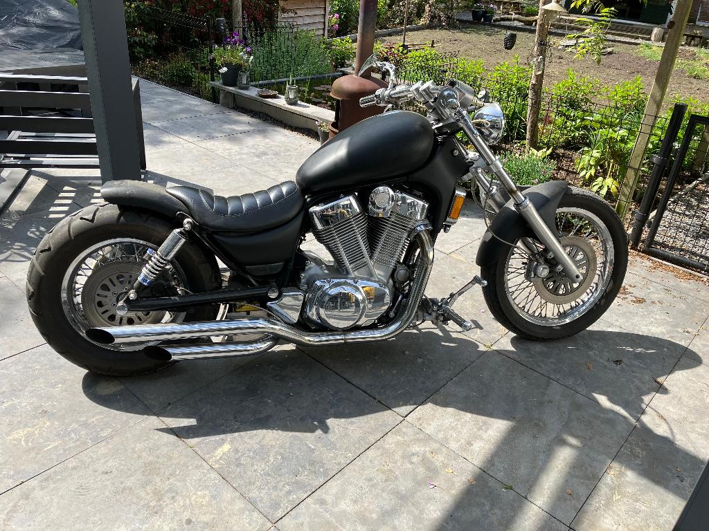 Suzuki Intruder 1400, Cardan-aandrijving, 2 cilinders, Gebruikt, 1400 cc