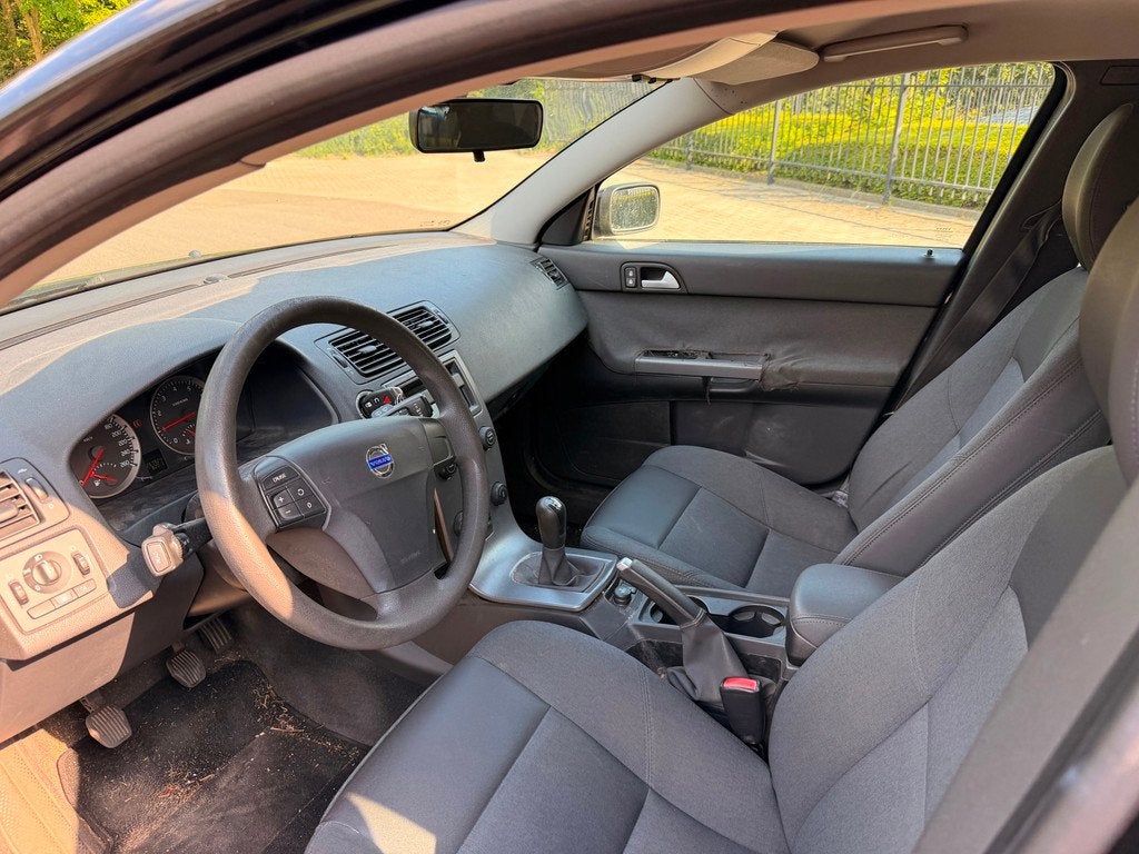 Volvo V50 1.8 Momentum AIRCO CR CONTR, Auto's, Volvo, Voorwielaandrijving, Zwart, 4 cilinders, 1798 cc